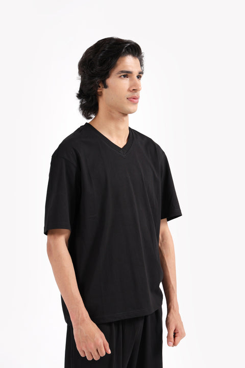 RELAXED FIT V-NECK TEE
