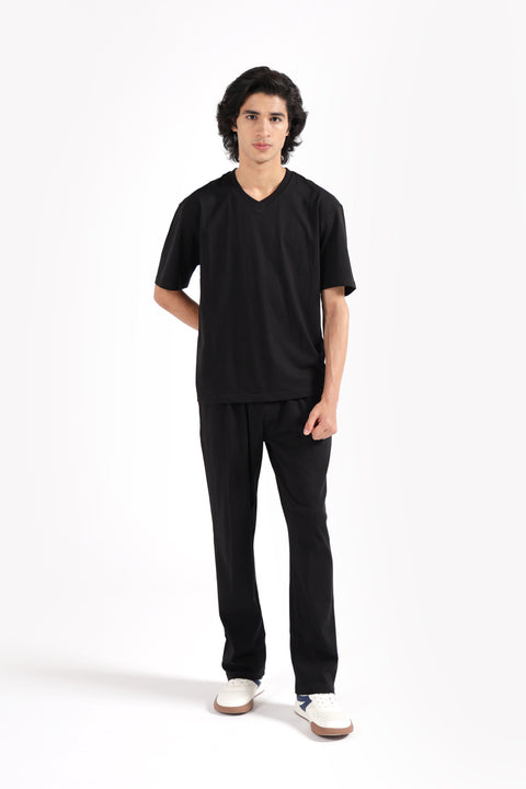 RELAXED FIT V-NECK TEE