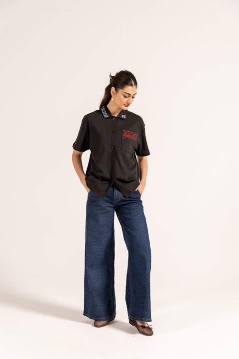EMBROIDERED BUTTON-DOWN TEE