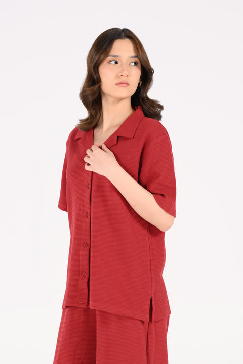 TEXTURED BUTTON-DOWN TEE