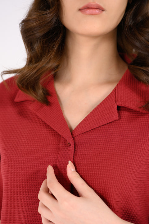TEXTURED BUTTON-DOWN TEE