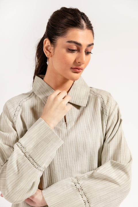 TOP WITH LACE DETAIL