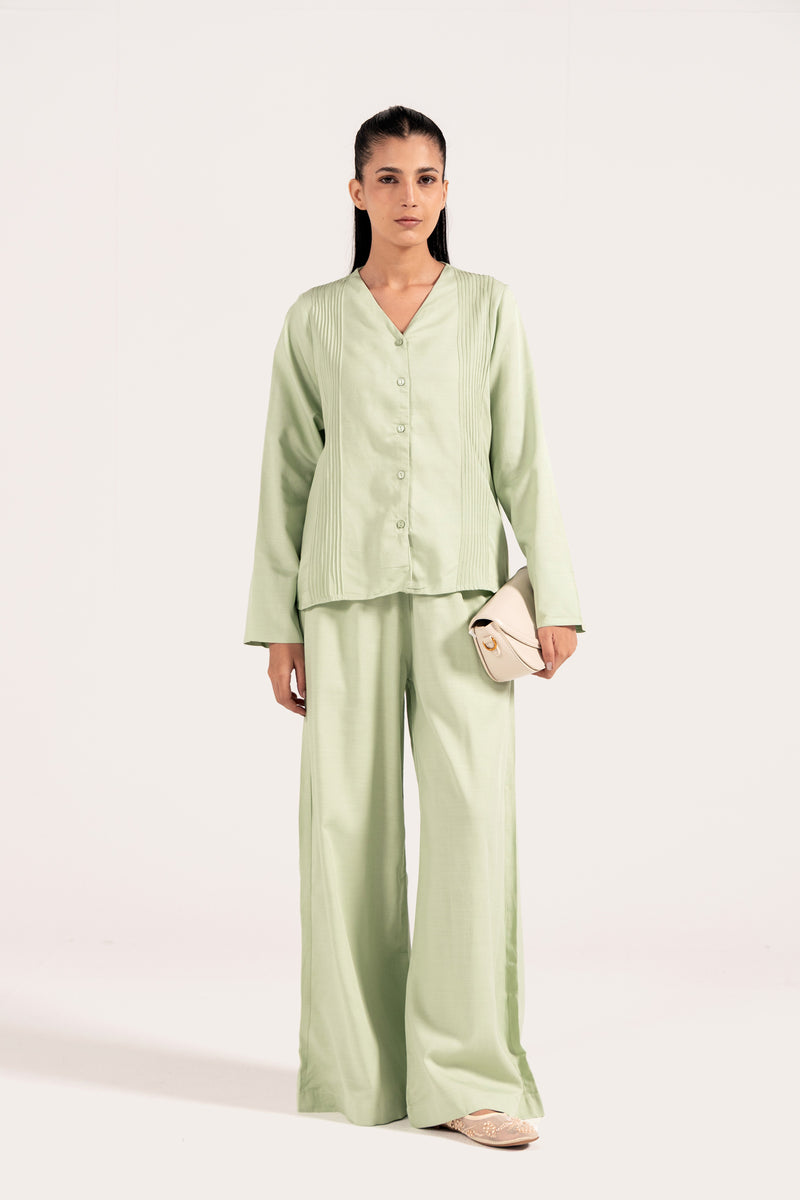 PLEATED BUTTON-DOWN SHIRT