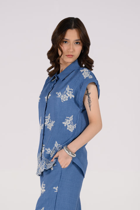 EMBROIDERED BUTTON-DOWN TOP