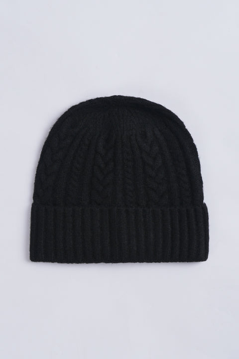 CABLE KNIT BEANIE